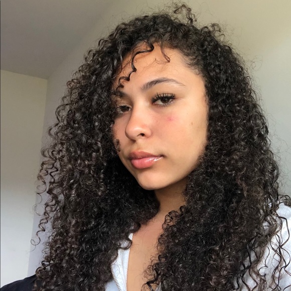 Meet the Posher Other - Meet your Posher, Yasmine